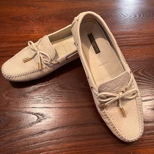 Authentic Louis Vuitton cream leather moccasins drivers loafers 6.5